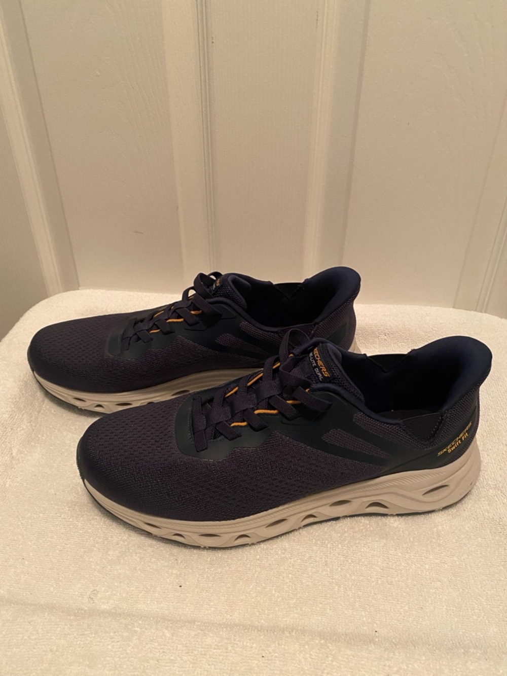 Skechers Hands Free Swift Fit Navy Memory Foam Slip-On for Men…size 12